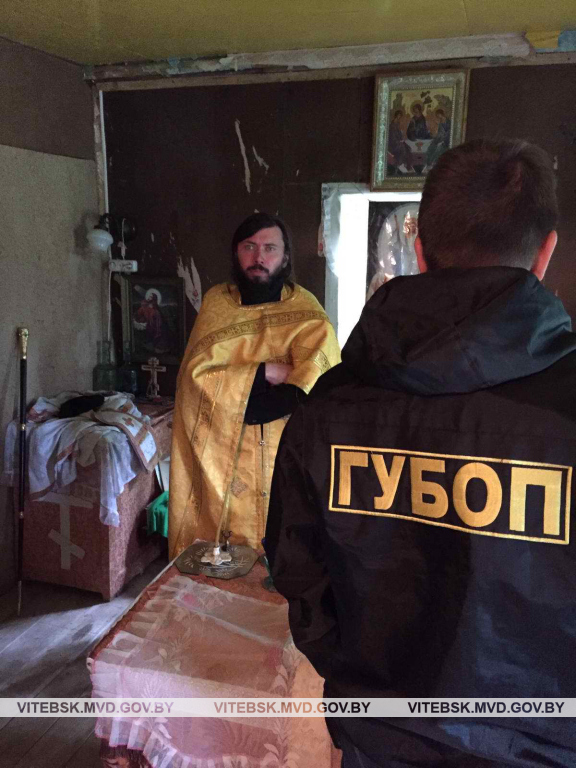За кражу, сбор пожертвований и распространение порнографии в Витебске задержан лжесвященник Георгий Крот