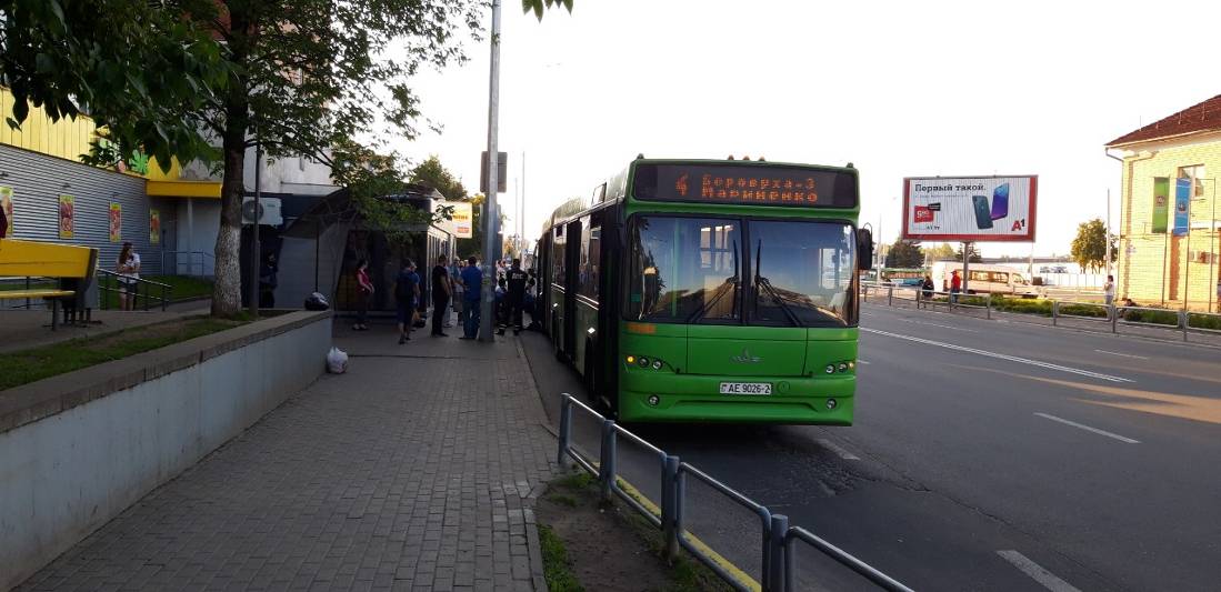 В Полоцке на остановке автобус придавил пенсионерку