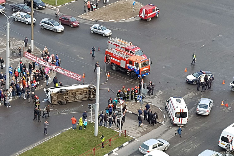 В Витебске судят милиционера, который на патрульном авто врезался  в маршрутку 