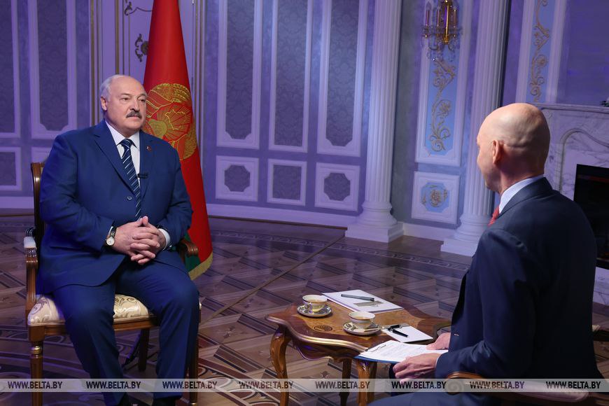 Александр Лукашенко: мы несем величайшую ответственность за сохранение памяти о Великой Победе