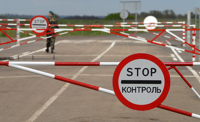Не больше 5 кг помидор, винограда и дынь. С 1 июля введены ограничения на ввоз определенных продуктов