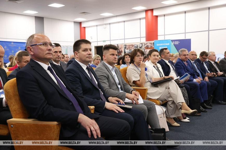 ФОТОФАКТ: Делегация Витебской области принимает участие в республиканском семинаре-совещании «Актуализация форм и методов работы с населением на местном уровне»