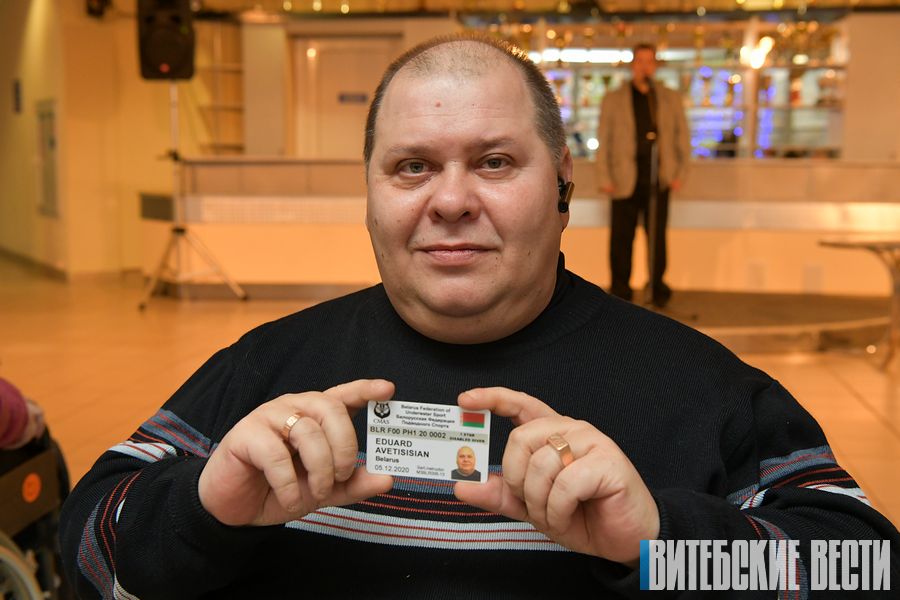 В Витебске вручили международные сертификаты пяти дайверам - людям с инвалидностью