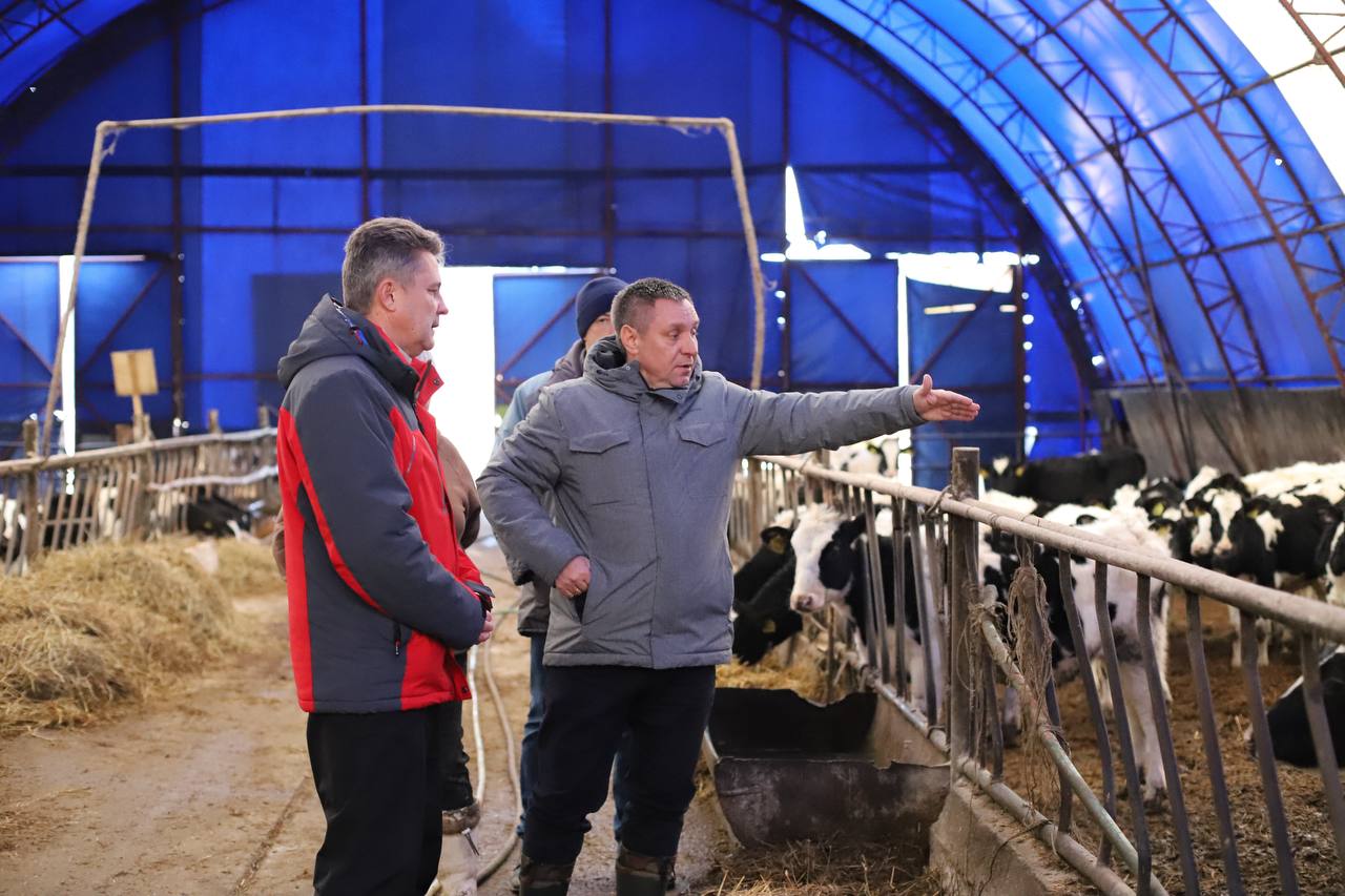 Министр сельского хозяйства и продовольствия Юрий Горлов проинспектировал животноводческие объекты Лепельского района
