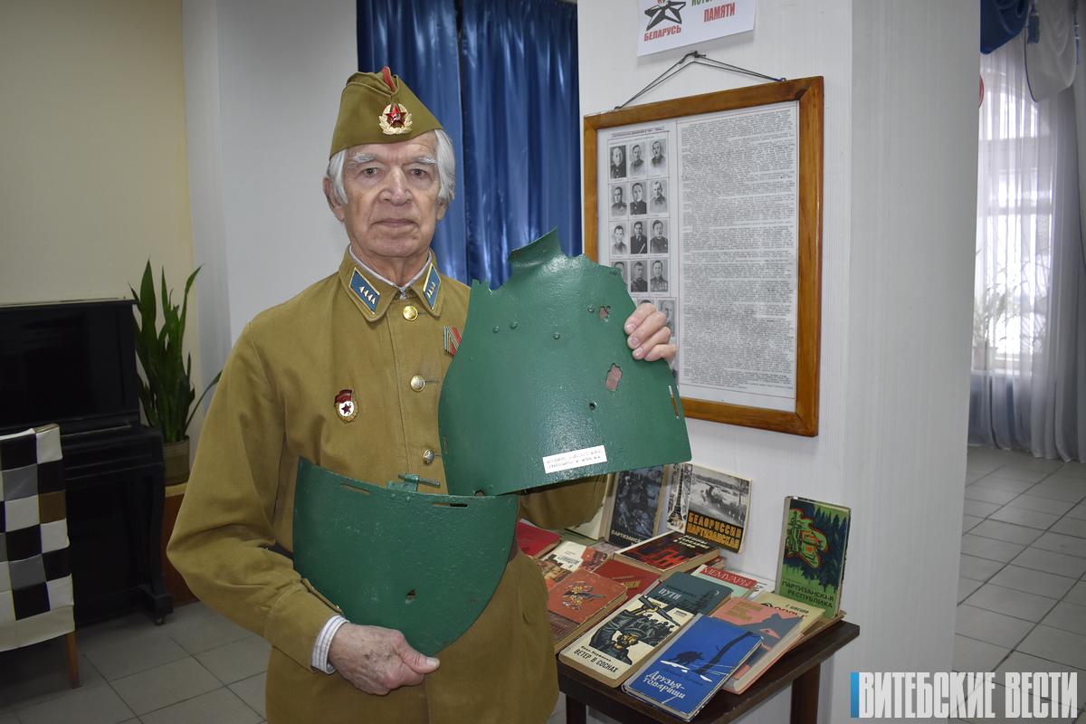 Около двух сотен экспонатов представил витебский коллекционер Леонид Тиханов на выставке о Великой Отечественной войне