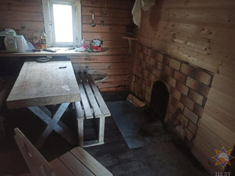 В Поставском районе мужчина получил ожоги, разжигая печь