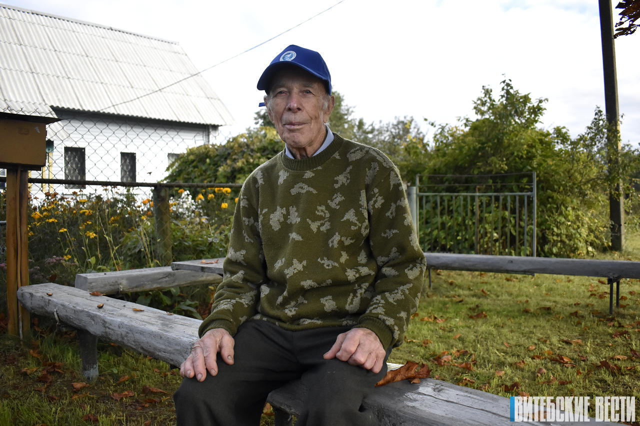 Иван Апоркин из Шумилинского района в свои 86 лет работает старейшиной деревень