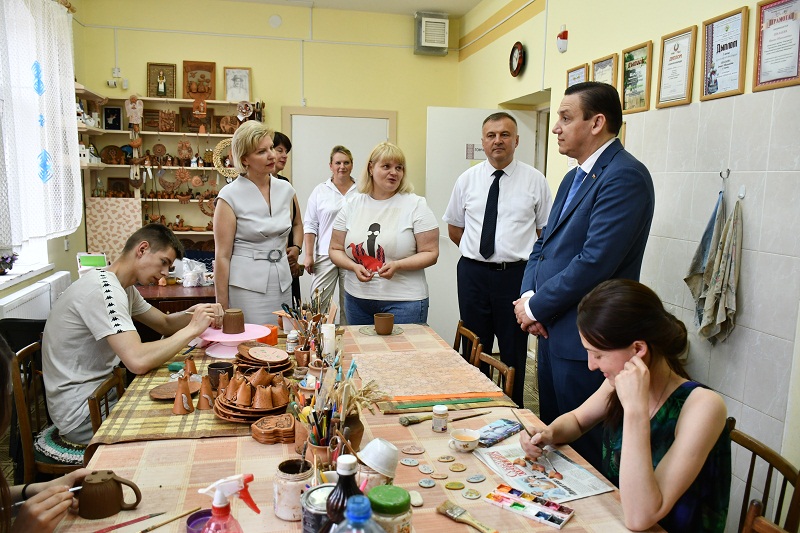 Министр информации Беларуси Владимир Перцов посетил Городок, чтобы ознакомиться  с социально-культурными объектами города