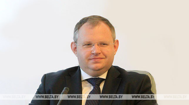 Средняя зарплата врачей к 2025 году должна составить 150% к средней по экономике