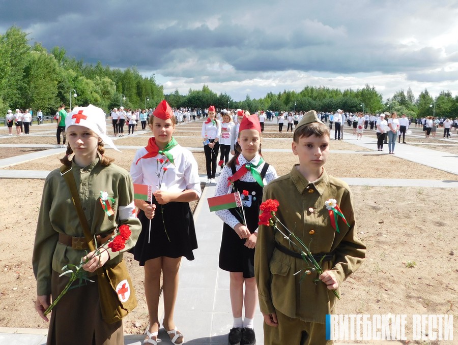 Патриотическая акция «Память вечна» прошла на мемориальном комплексе «Урочище Пески» в Полоцком районе