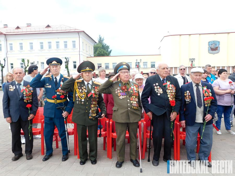 Вахты памяти и патриотические акции прошли в Полоцке в честь Дня Независимости Республики Беларусь и 76-й годовщины освобождения от немецко-фашистских захватчиков