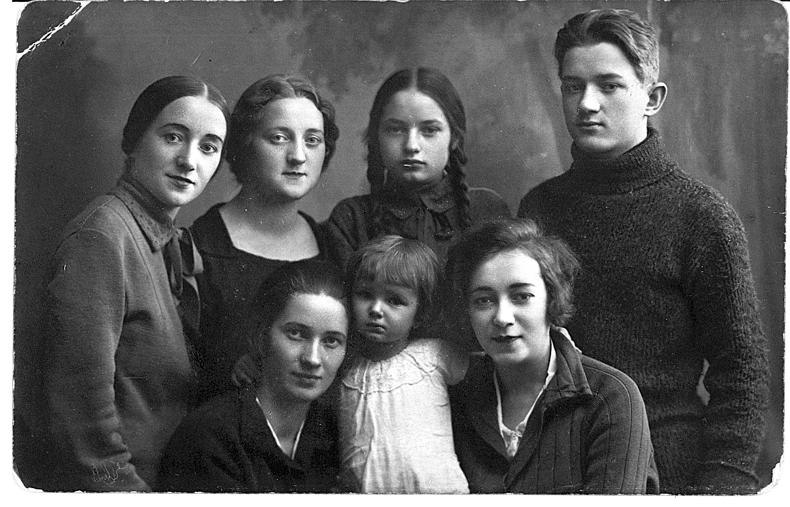 Дед – цыган, бабушка – русская. Витебчанин изучил родословную своей  интернациональной семьи  