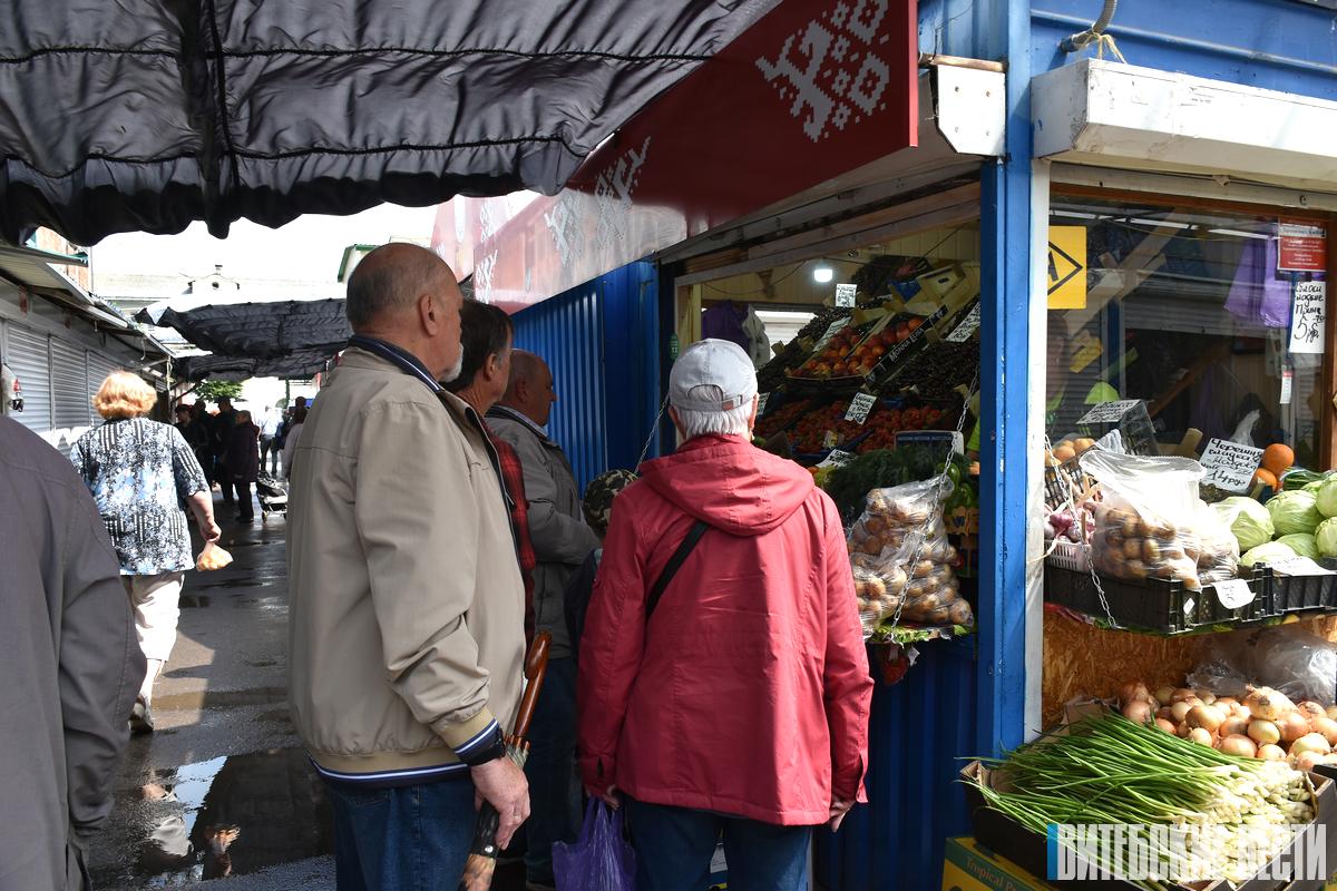 Клубничный маркетинг. Как продавцы клубники на витебских рынках маскируют реальные цены?