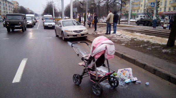 На водителя, наехавшего на женщину с коляской в Витебске, заведено уголовное дело