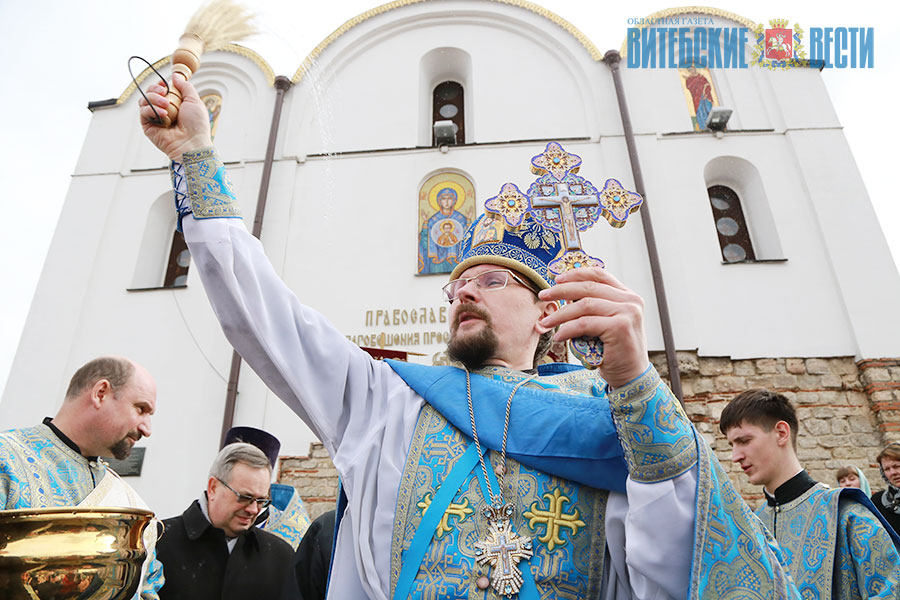 Торжественные богослужения по случаю Благовещения провели в старейшем храме Витебска