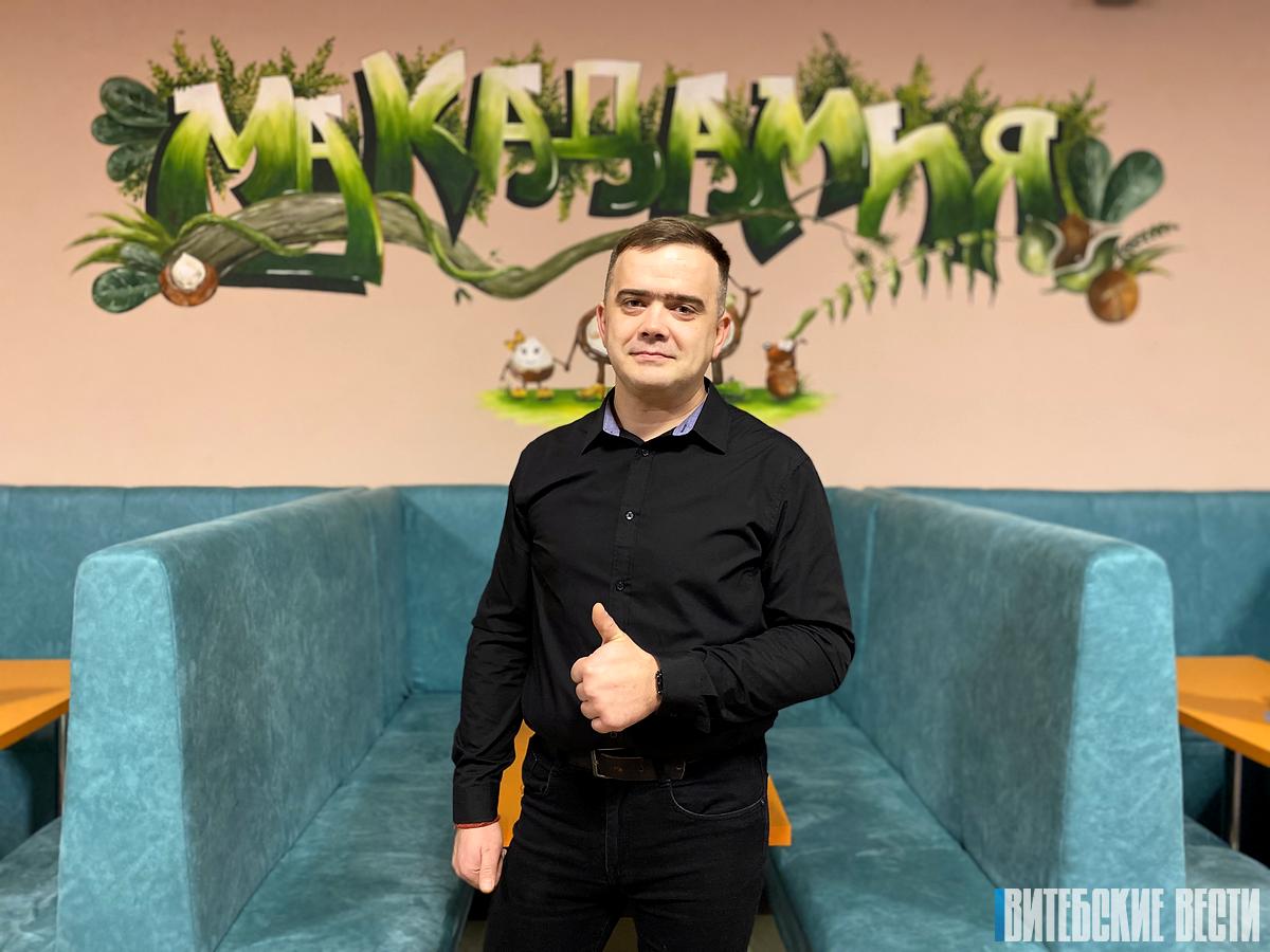 Игры в приставку и бесплатные киновечера: в Докшицах предприниматель открыл детское кафе нестандартного формата