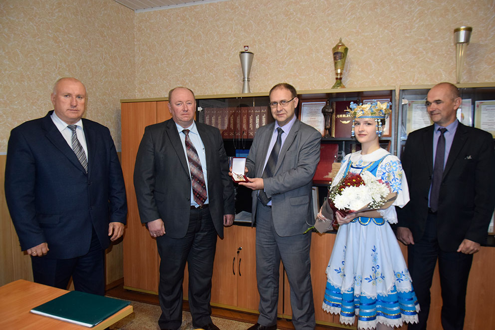 Директор СУП «Мнюто» Глубокского района награждён медалью «100 лет органам государственного управления сельским хозяйством и продовольствием Беларуси»