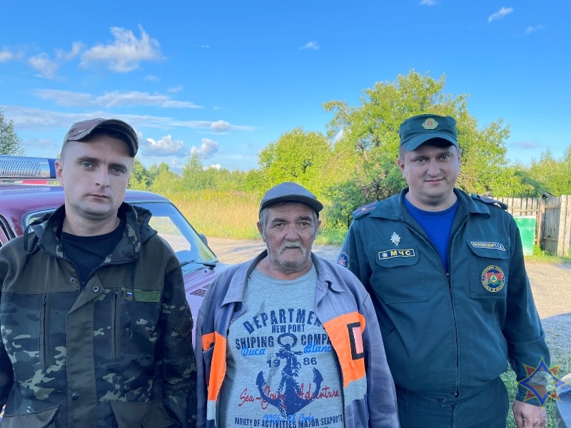 В Докшицком районе спасатели нашли заблудившегося в лесу мужчину 
