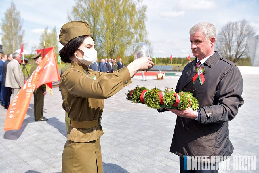 В мемориальном комплексе «Прорыв» собрали капсулы с землей с воинских захоронений Витебской области