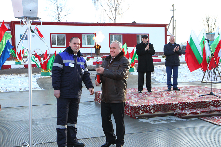 Николай Шерстнёв принял участие в торжественном пуске природного газа на селе в Чашникском районе  