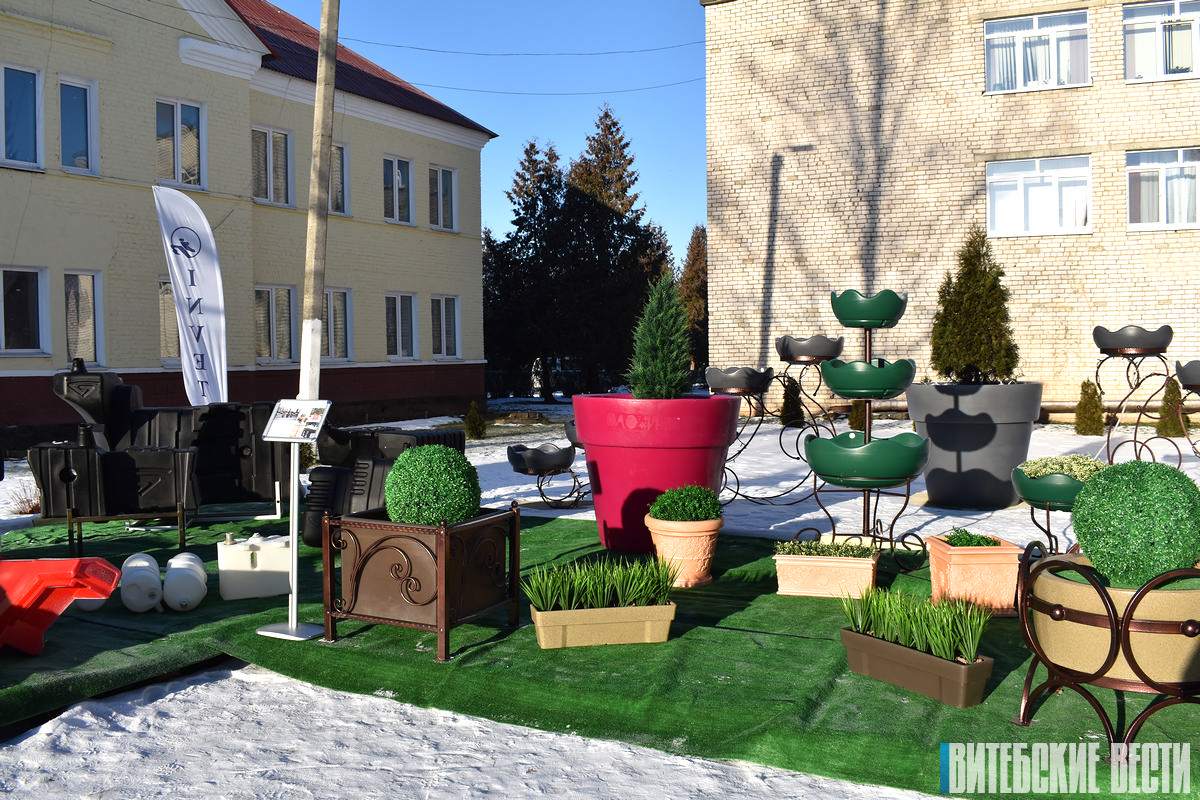 Выпуск новой линейки уличных вазонов в стиле лофт освоило бигосовское ОАО «Инвет»