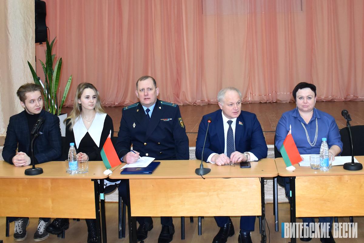 Юрий Деркач принял участие в профсоюзном правовом приеме в Витебском районе