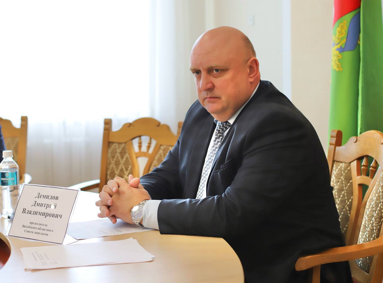Дмитрий Демидов провел личный прием граждан в Лепеле