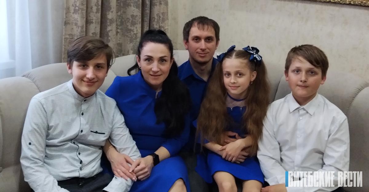 «Женщина года Миорщины»: история режиссера театра авангардной моды Марины Демьяновой 