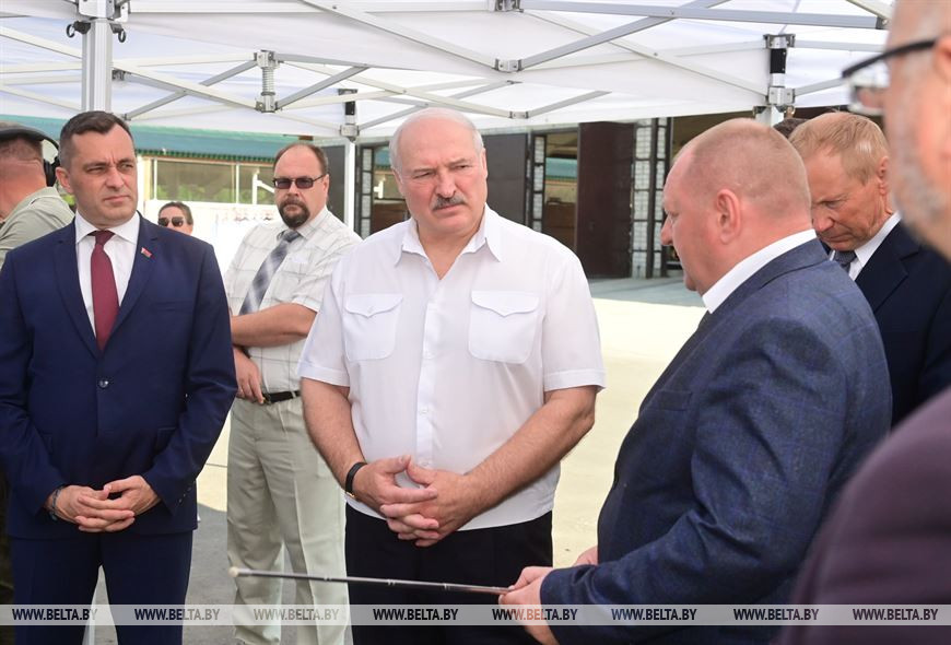 Лукашенко требует дополнительно мобилизоваться на уборочной кампании