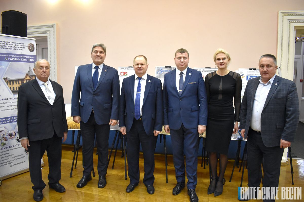 В Витебской ветакадемии открылась тематическая выставка «Уборка хлеба – дело всенародное»