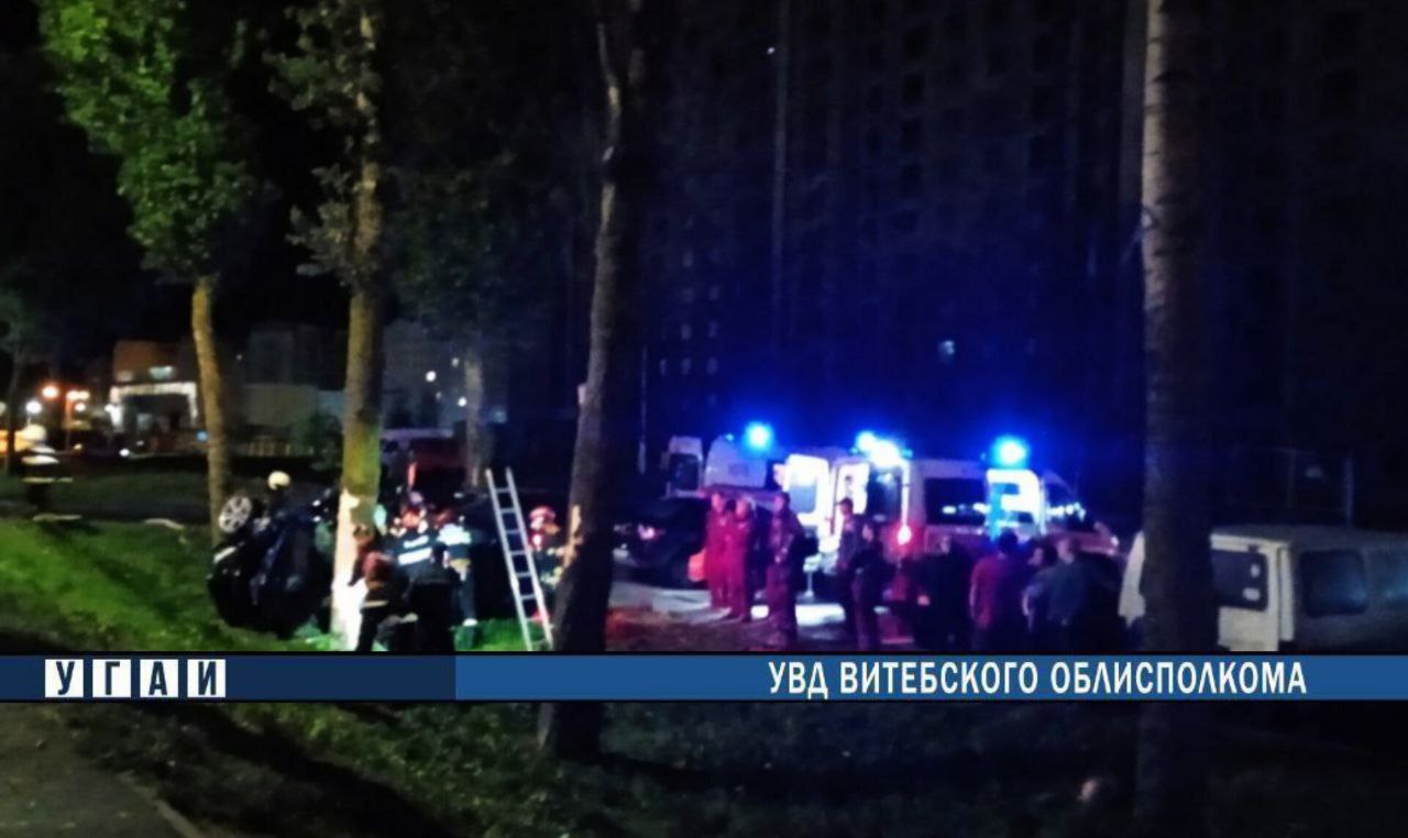 В Витебске ночью легковушка слетела в кювет: есть пострадавшие