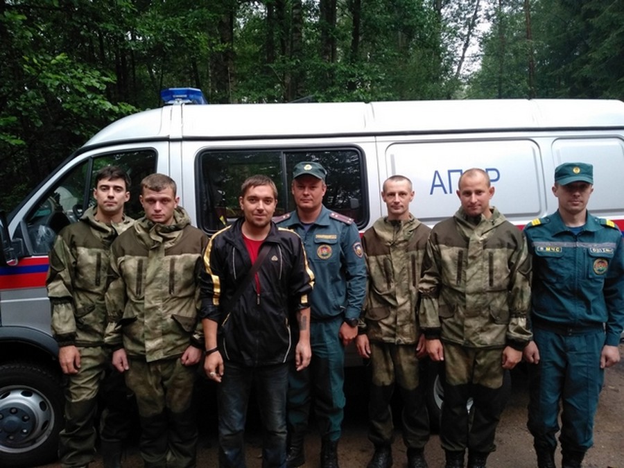 В лесу под Витебском спасатели нашли заблудившегося грибника