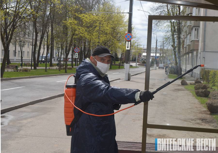 В Витебске для профилактики коронавируса ежедневно дезинфицируют улицы и остановки