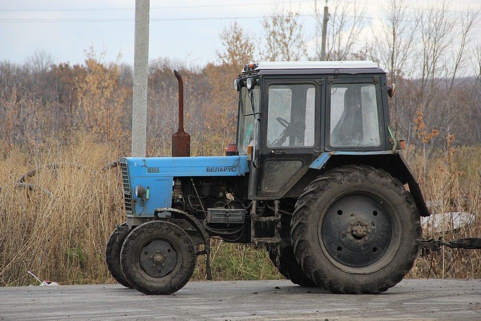 В Чашникском районе два пастуха угнали трактор