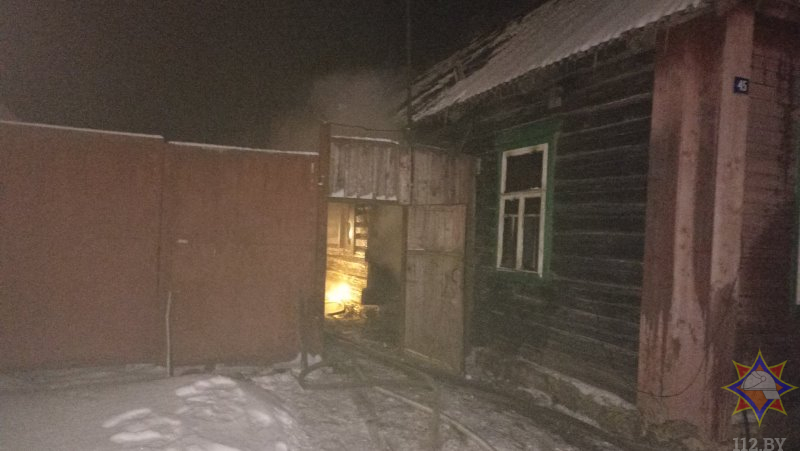 При пожаре дома в Дубровенском районе погибли двое мужчин