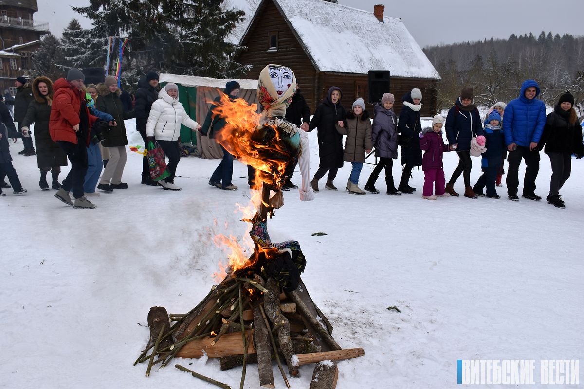 С хороводами, играми и блинами на колоде встретили Масленичную неделю в музее-усадьбе Ильи Репина «Здравнёво»