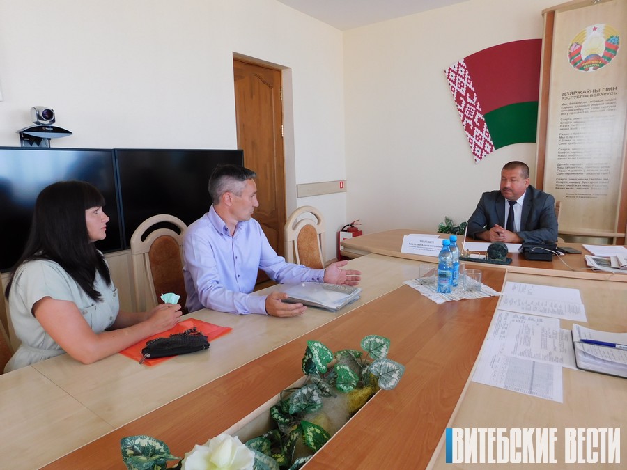 Анатоль Ліневіч: «Пытанні, якія гучаць падчас прыёмаў грамадзян, нельга падзяліць на больш і менш важныя»