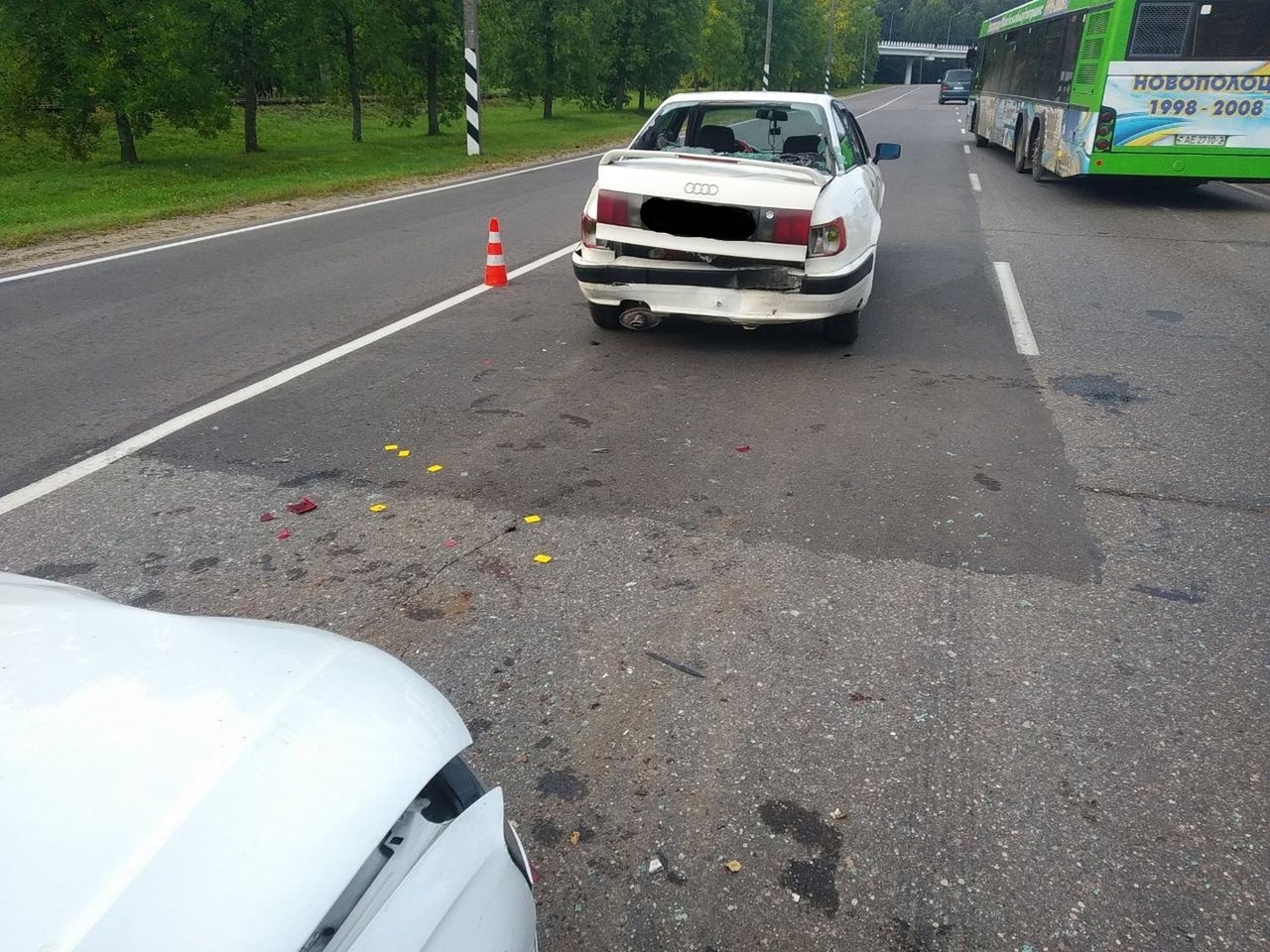 В Новополоцке иномарка сбила остановившегося из-за технической неисправности водителя