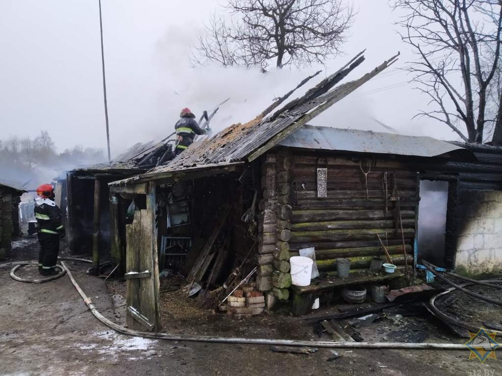 На пожаре в Сенненском районе погибла пенсионерка, ее супруг получил ожоги
