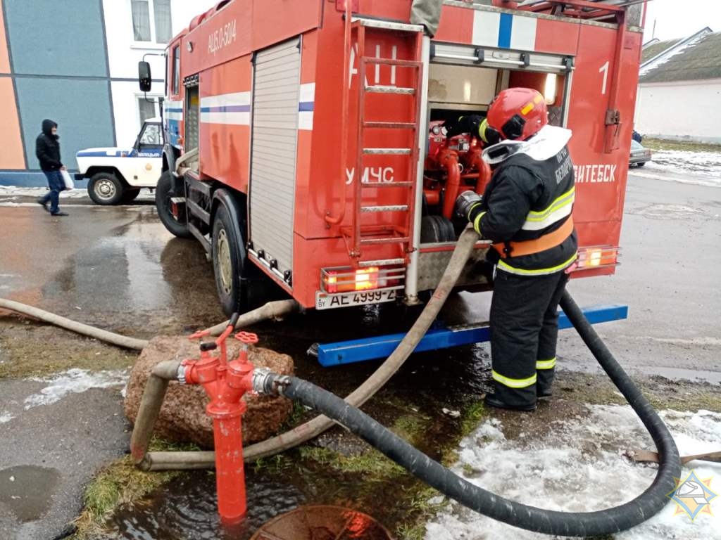 В Витебске во время пожара в гараже сгорел автомобиль