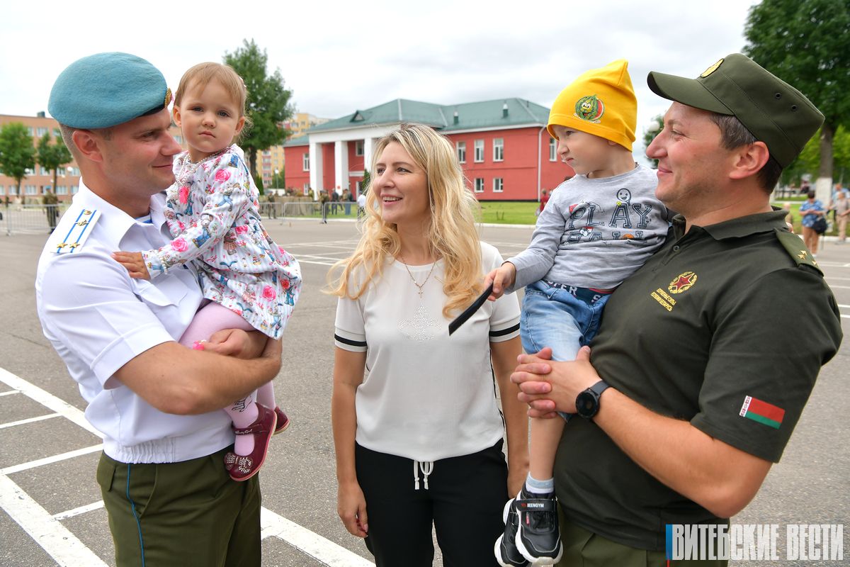 Большой фоторепортаж: в Витебске с размахом отметили День ВДВ и сил спецопераций