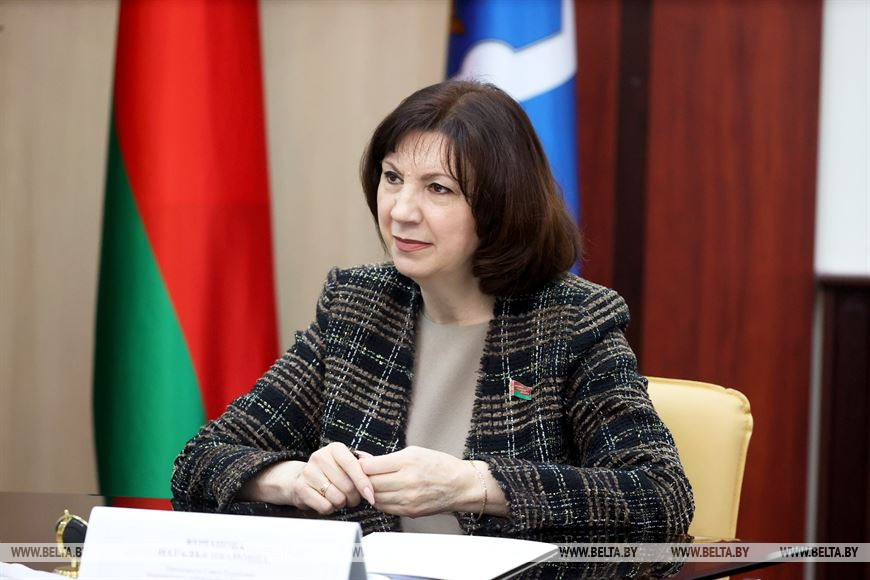 Орден для ответственного папы: на диалоговой площадке в Полоцке внесли предложение о новой награде