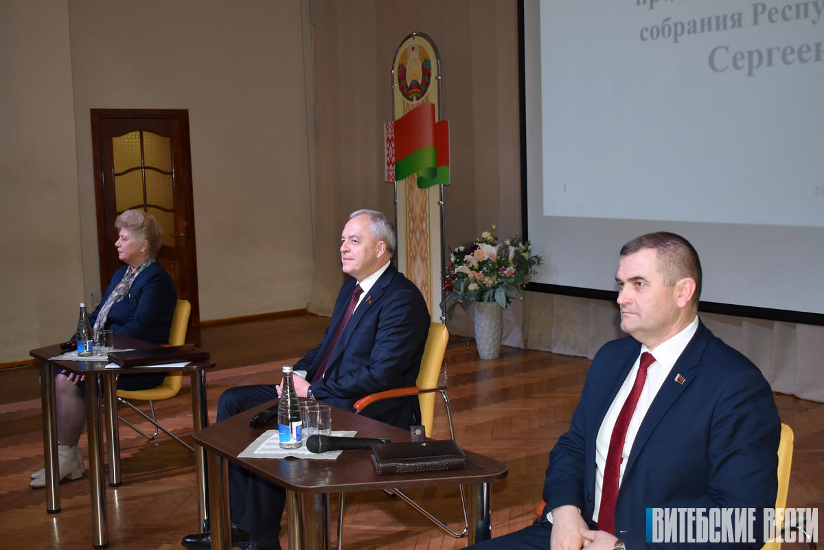 Развитие туристического потенциала, занятость и медицина. О чем еще говорил Игорь Сергеенко с жителями Браславского района?