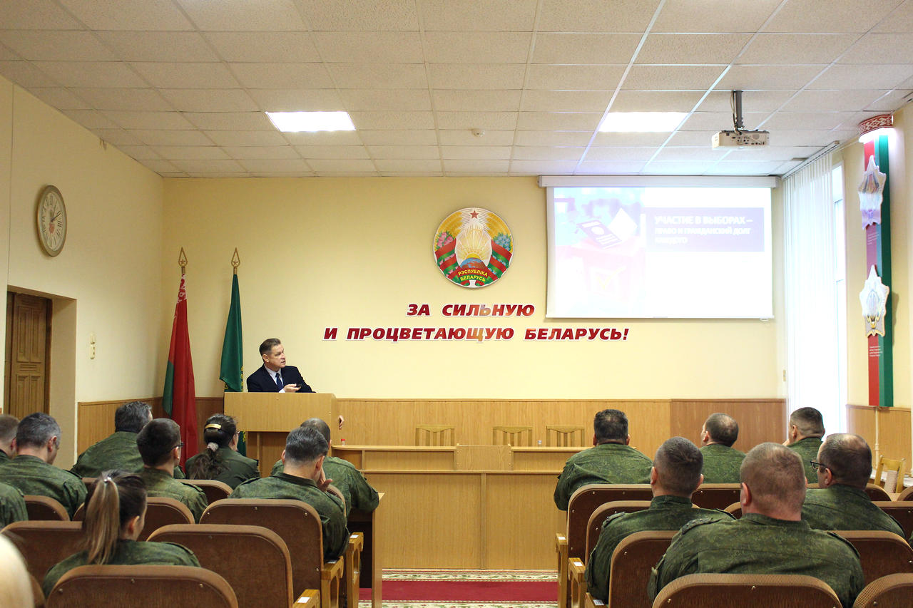 Выборы и достижения региона. О чем говорили военные на встрече с Русланом Шкодиным? 