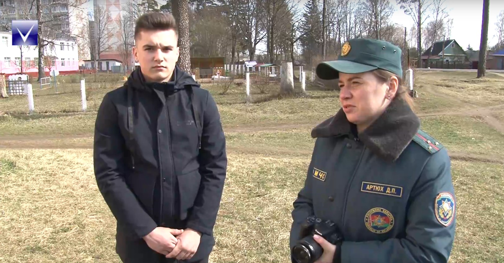 В Новополоцке прохожие спасли полуторагодовалого ребенка от падения из окна