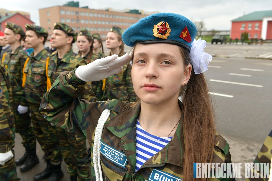 В Витебске состоялся приуроченный ко Дню Победы конкурс-смотр строя и песни «Марш Победы» среди учащихся