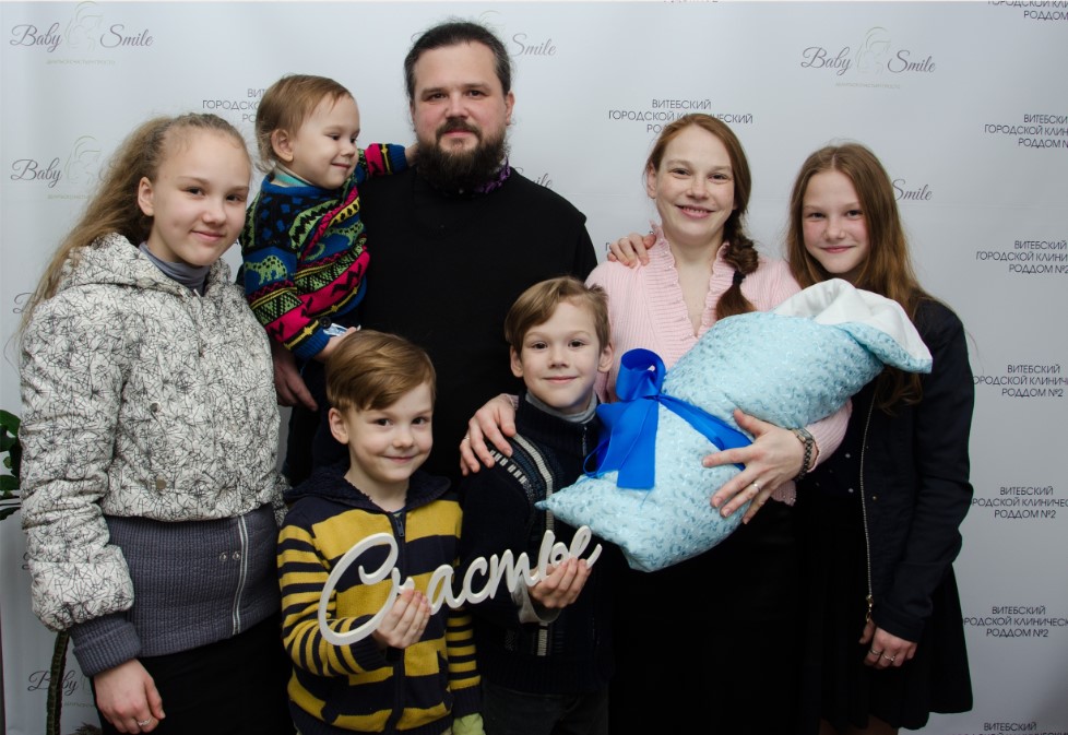 Счастье, умноженное на шесть, или Как живет многодетная семья священнослужителя из Полоцка