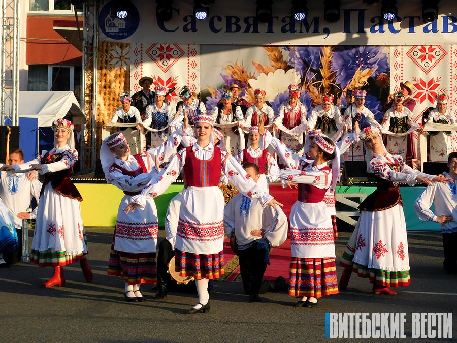 Калектывы з сямі краін выступілі на міжнародным фестывалі “Звіняць цымбалы і гармонік” у Паставах