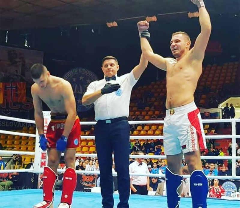 Новополочанин Дмитрий Баранов завоевал золото на Чемпионате Европы по кикбоксингу