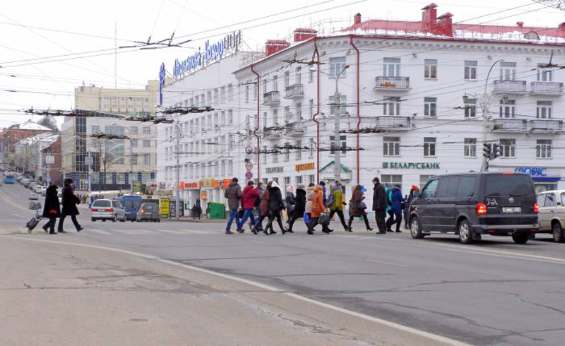 На перекрестке в центре Витебска увеличили время зеленого сигнала для пешеходов